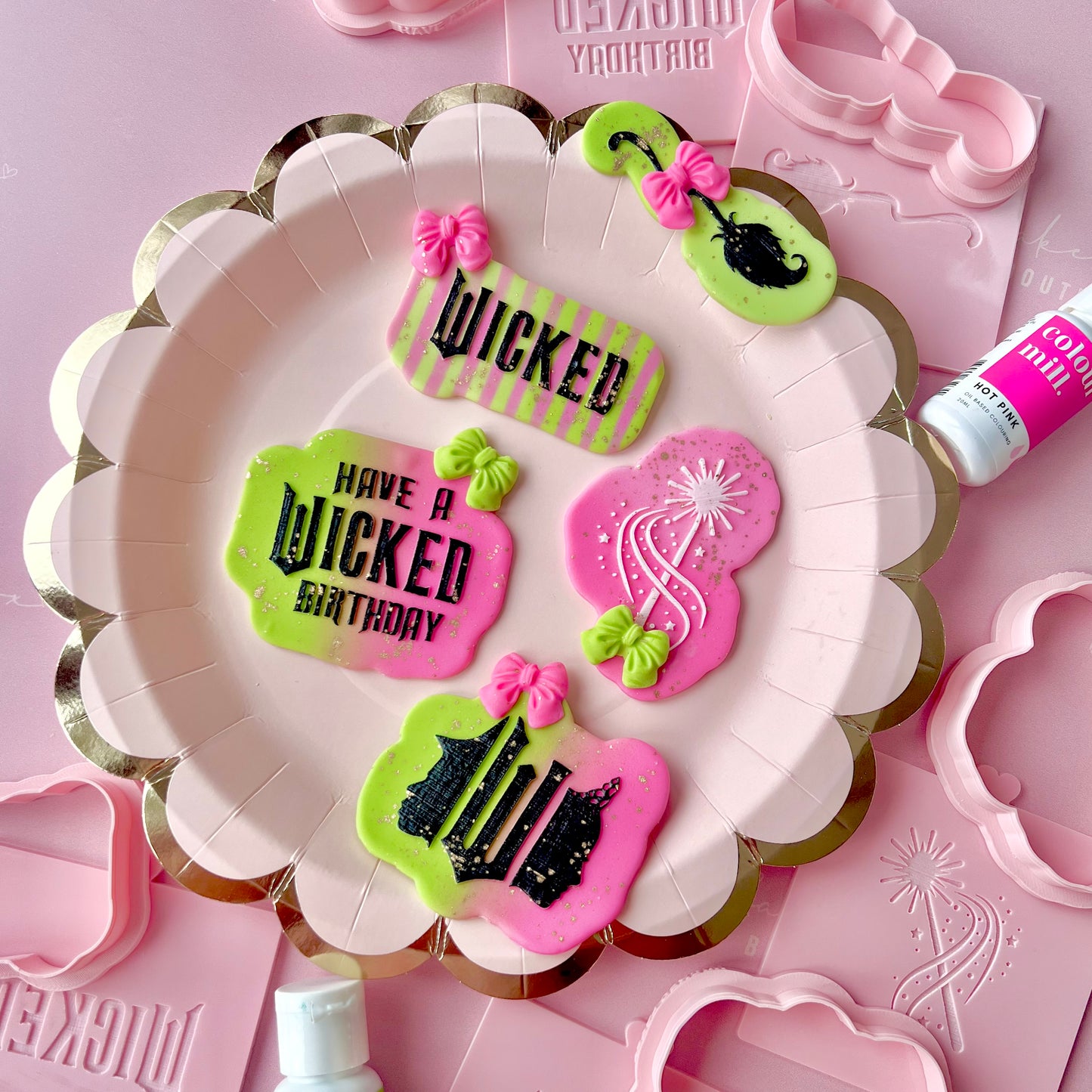 BROOM STICK - RAISED EMBOSSER