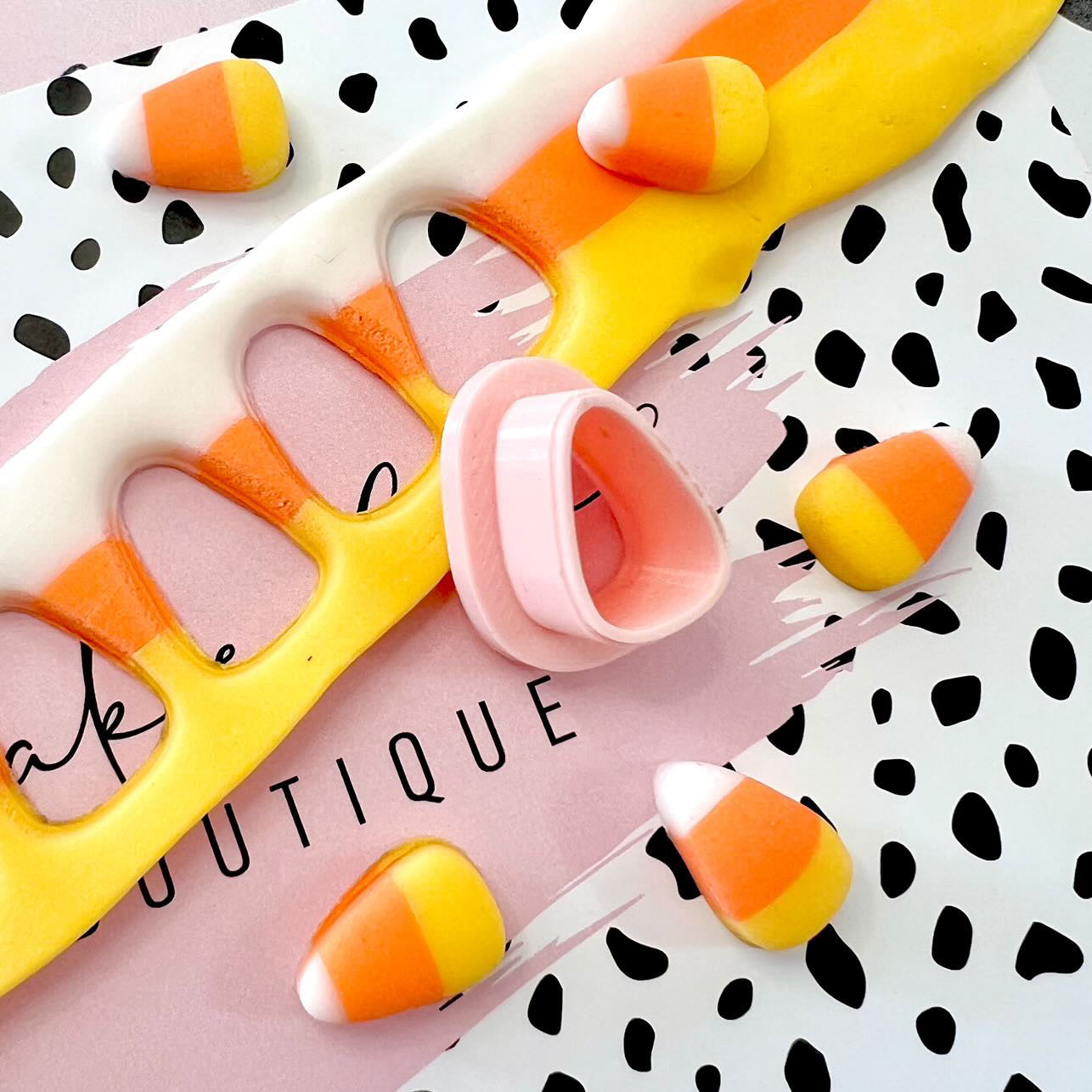 MINI CANDY CORN CUTTER