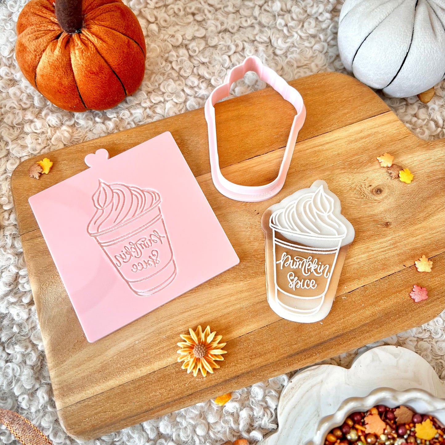 LATTE CUP - RAISED EMBOSSER