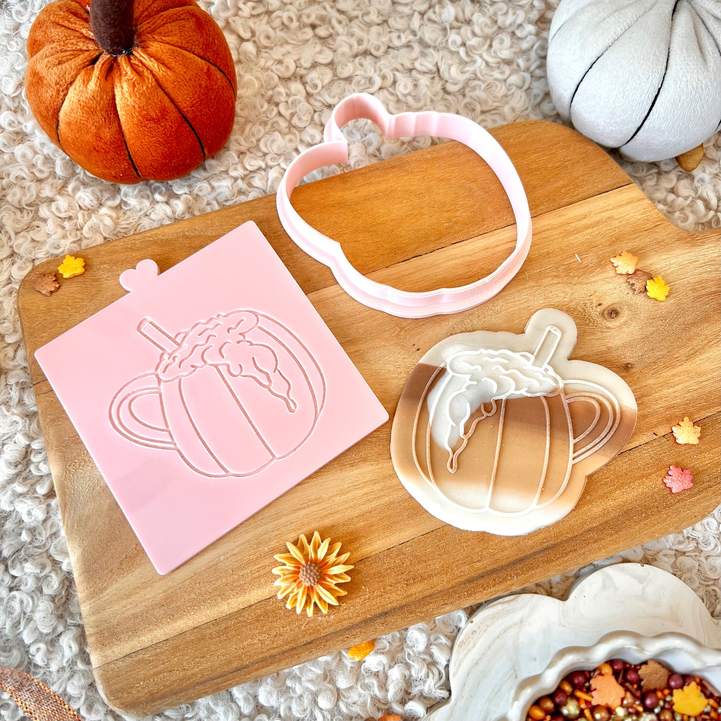 PUMPKIN CUP - RAISED EMBOSSER