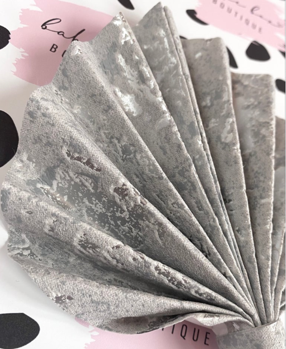 SILVER MARBLE PALM SPEARS
