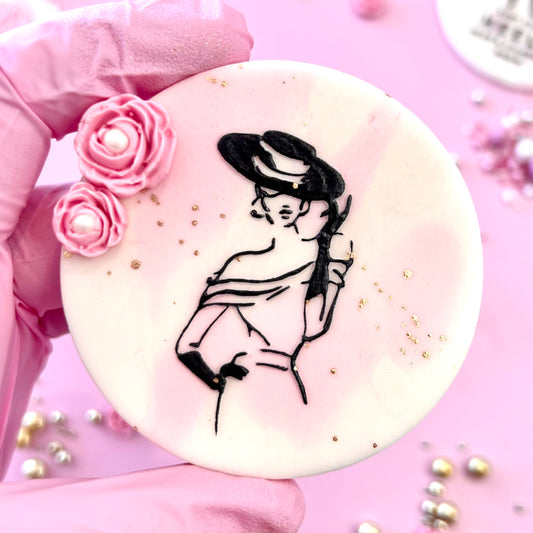 CHIC SILHOUETTE - RAISED EMBOSSER