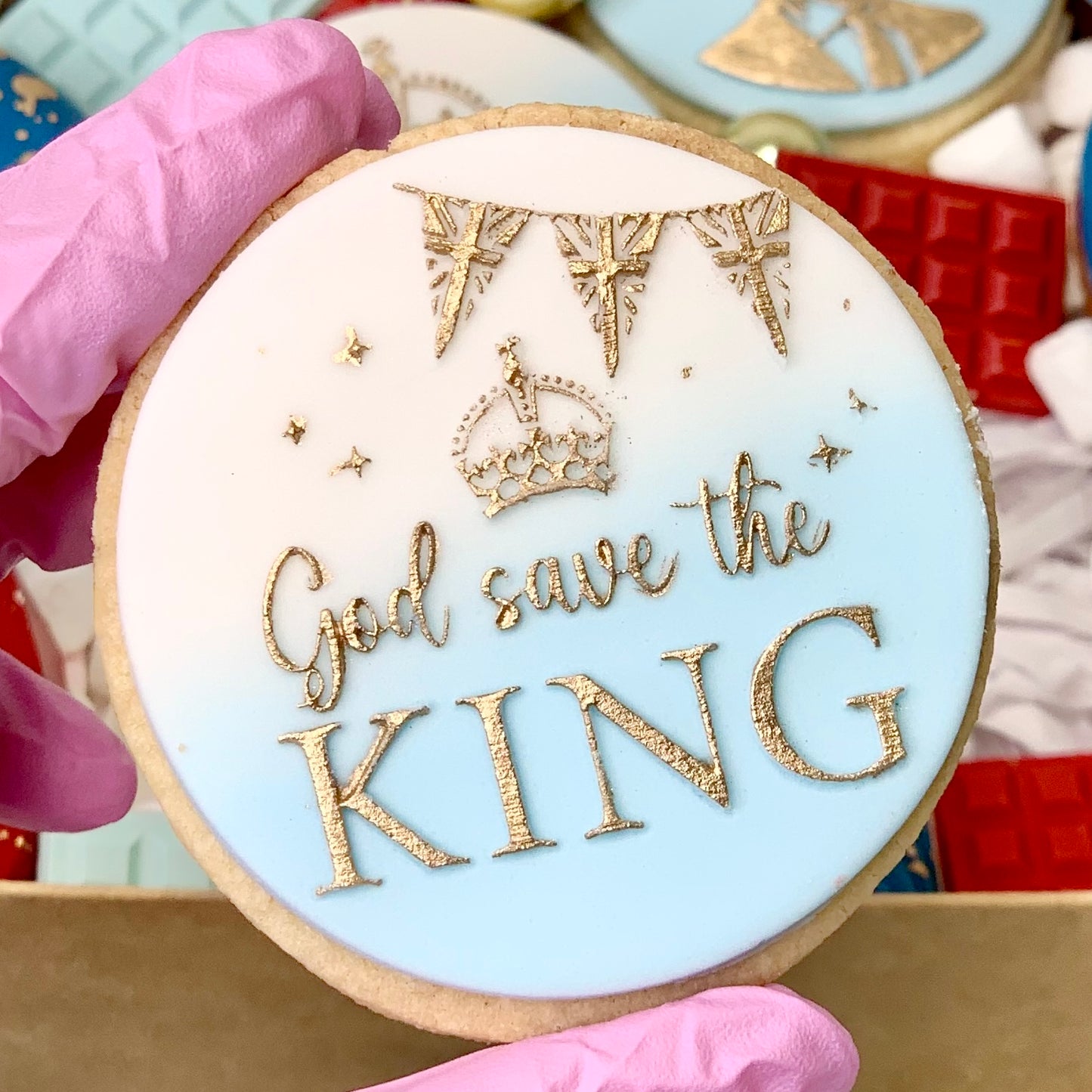 GOD SAVE THE KING - RAISED EMBOSSER