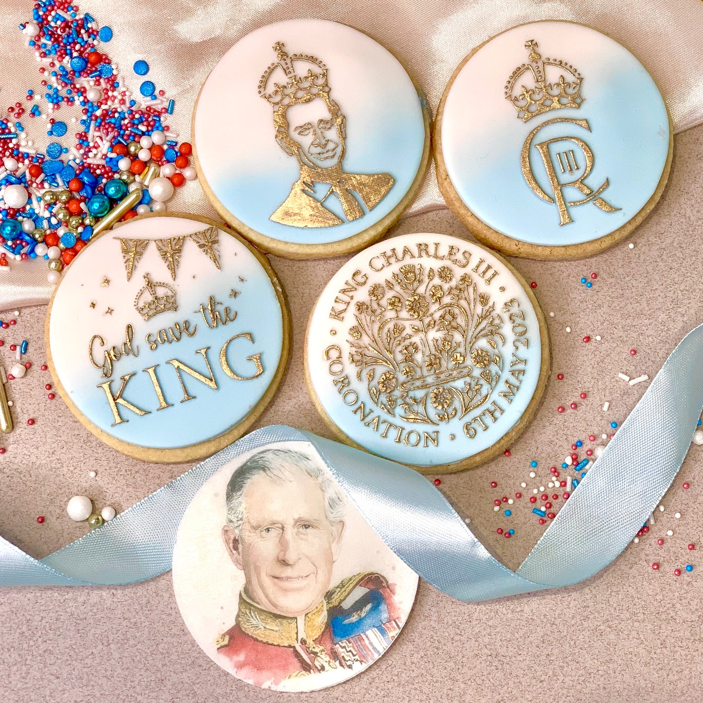 GOD SAVE THE KING - RAISED EMBOSSER