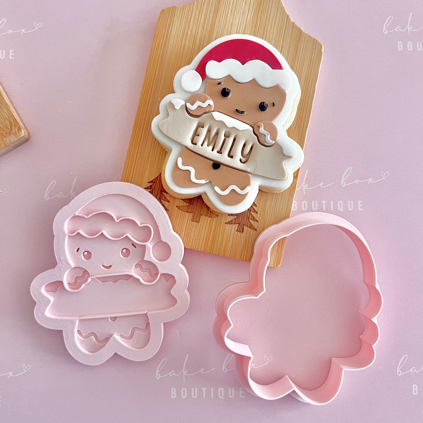 GINGERBREAD MAN PLAQUE - MULTI POP EMBOSSER AND CUTTER