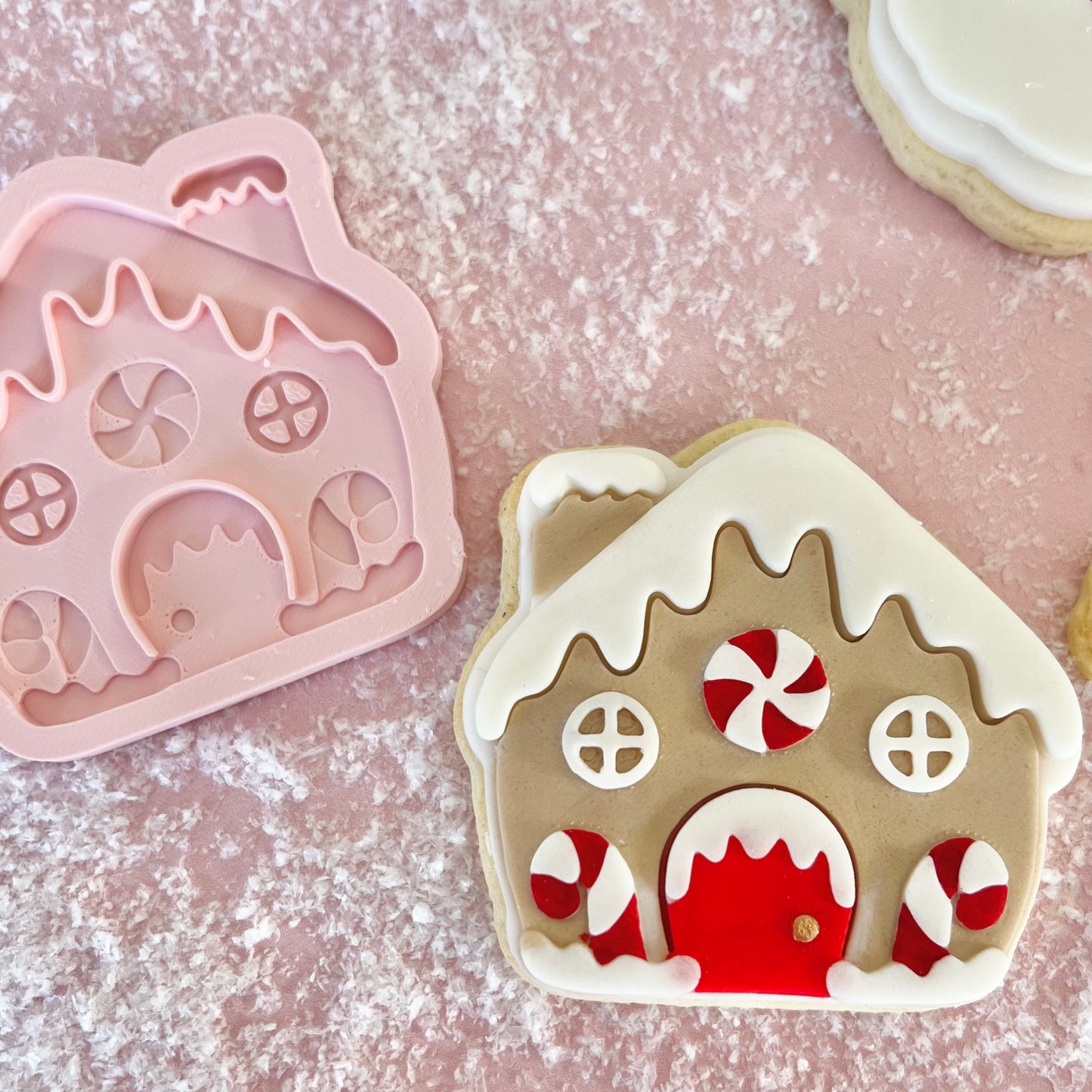 GINGERBREAD HOUSE - MULTI POP EMBOSSER AND CUTTER