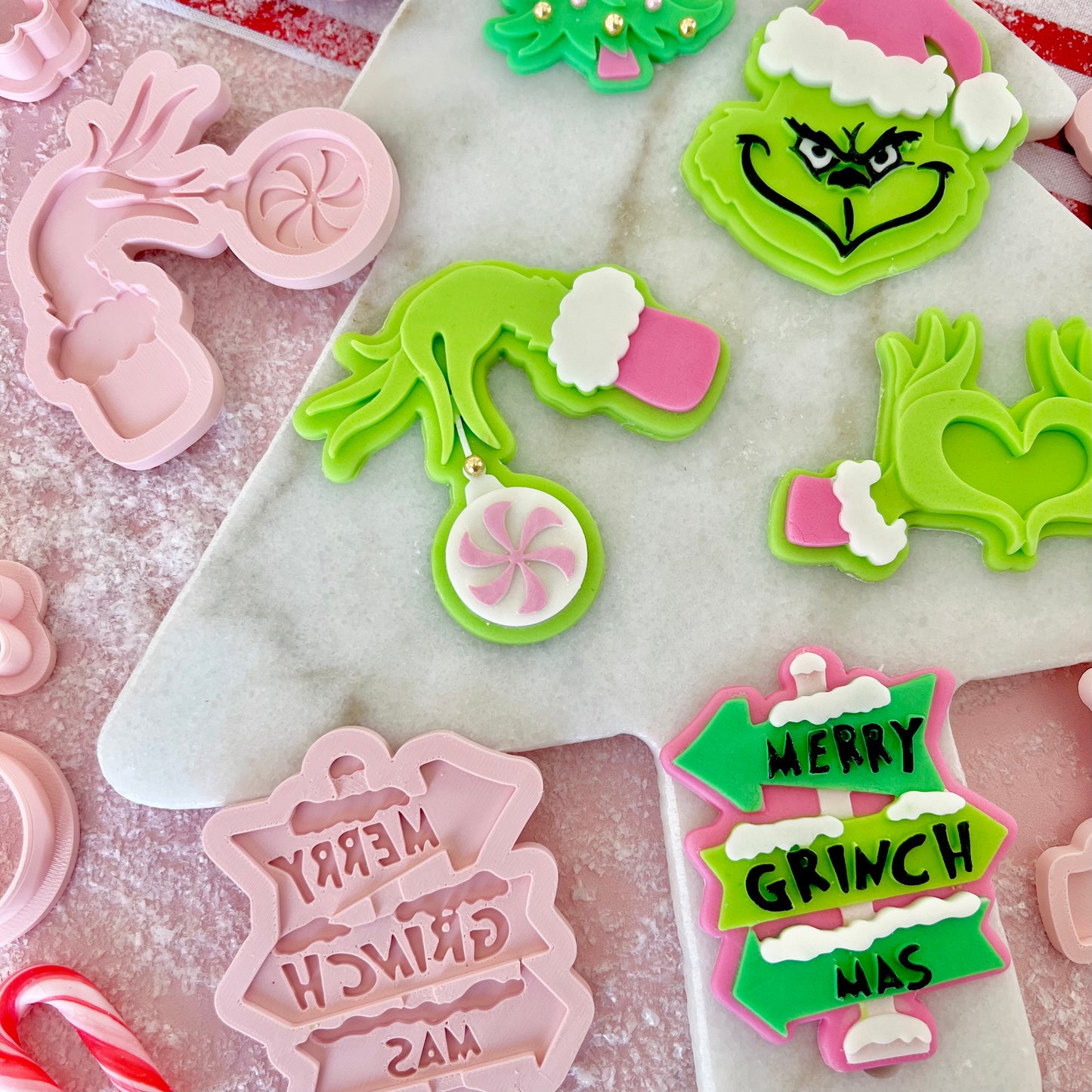 MERRY GRINCH-MAS SIGN POST - MULTI POP EMBOSSER AND CUTTER