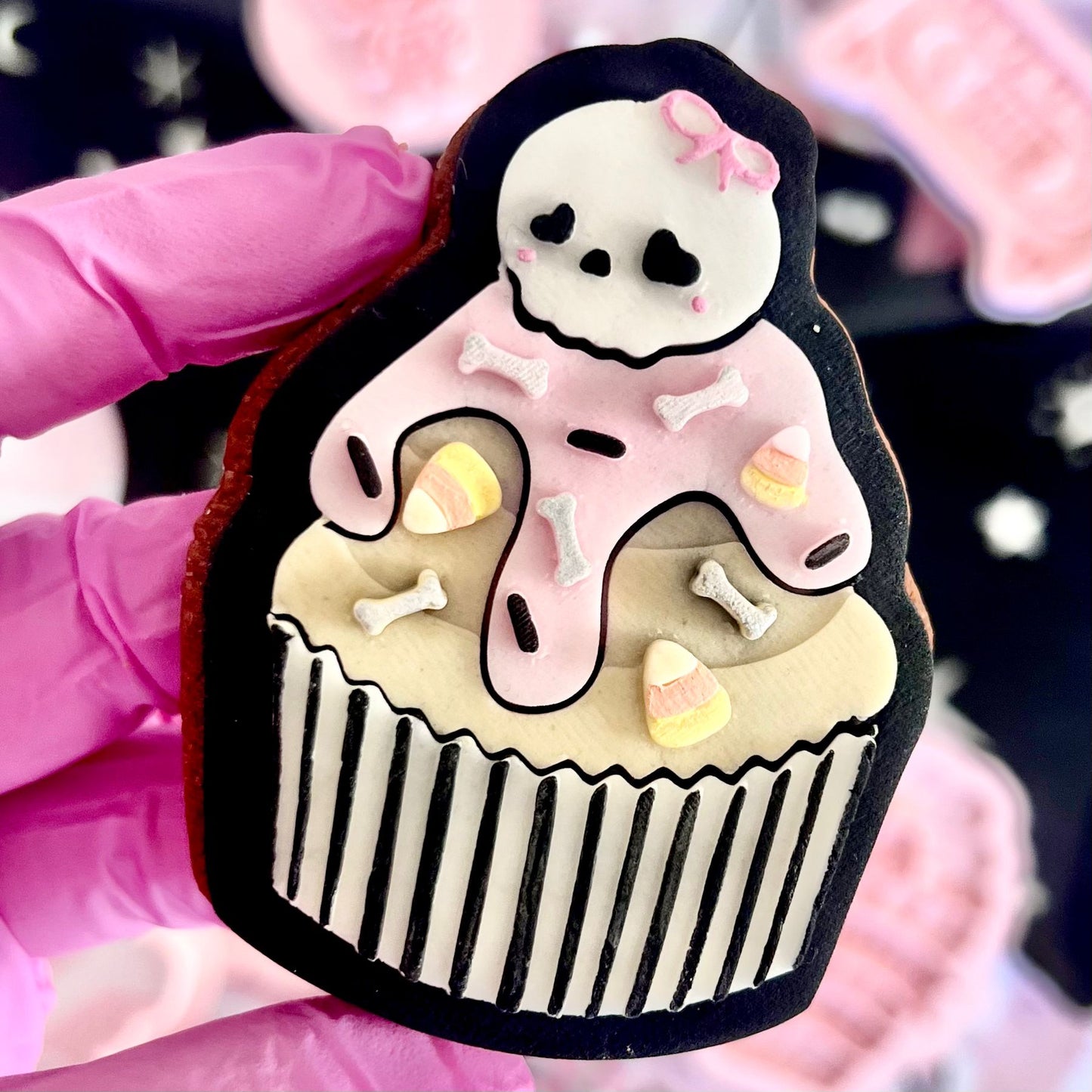 SPOOKY CUPCAKE - MULTI POP EMBOSSER AND CUTTER
