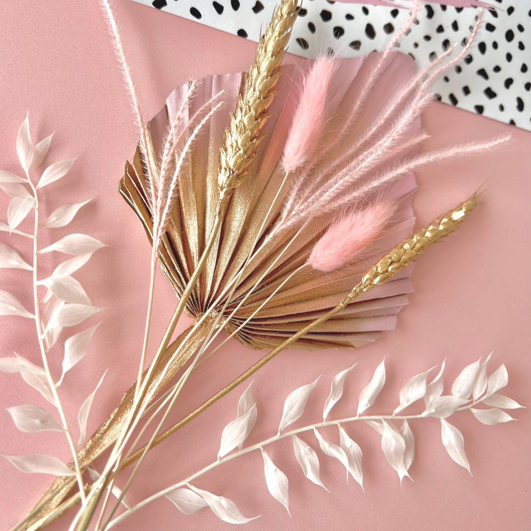 DRIED FLOWERS WITH PALM SPEAR PINK OMBRE Bake Box Boutique