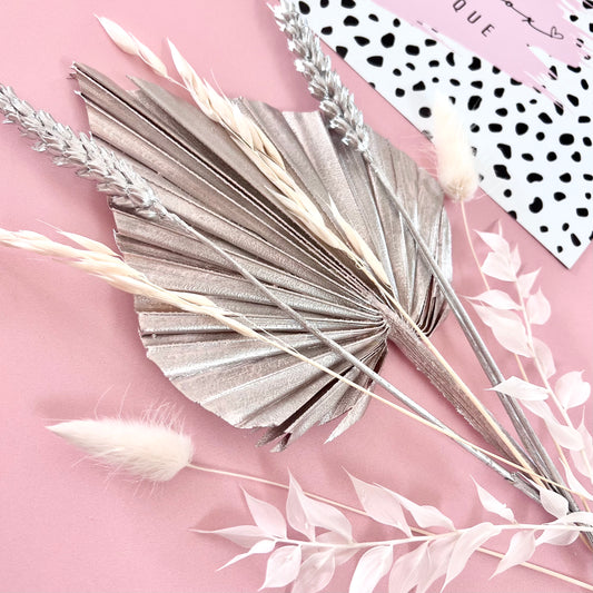 DRIED FLOWERS WITH PALM SPEAR - SILVER