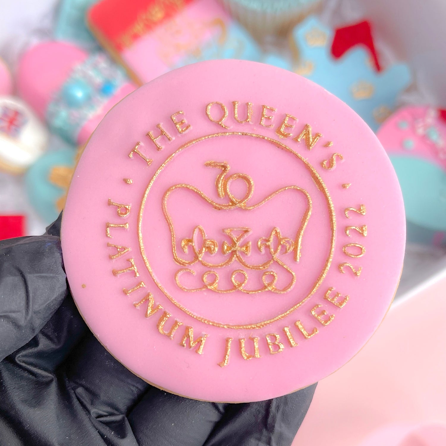 THE QUEEN'S PLATINUM JUBILEE 2022 RAISED EMBOSSER Bake Box Boutique